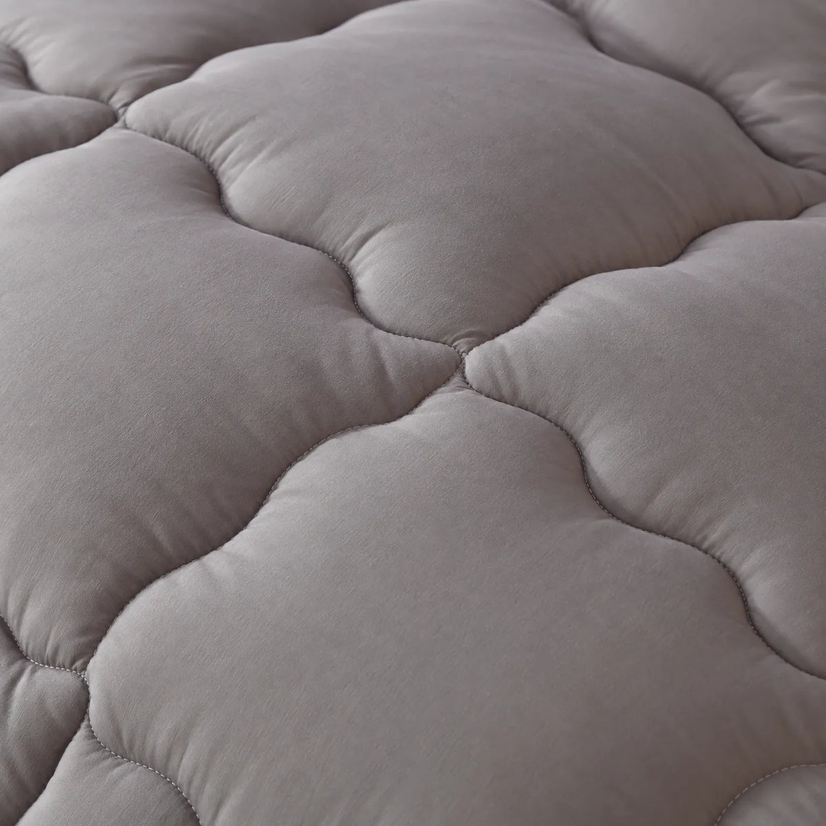 Winter Weight Quilted Comforter with Thick Insulated Filling