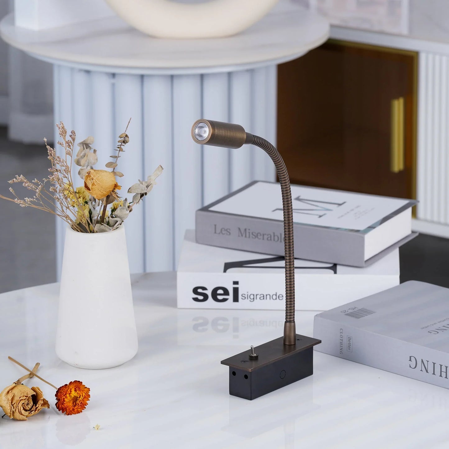 Art Deco Integrated LED Adjustable Bedroom Wall Light | Vilqor
