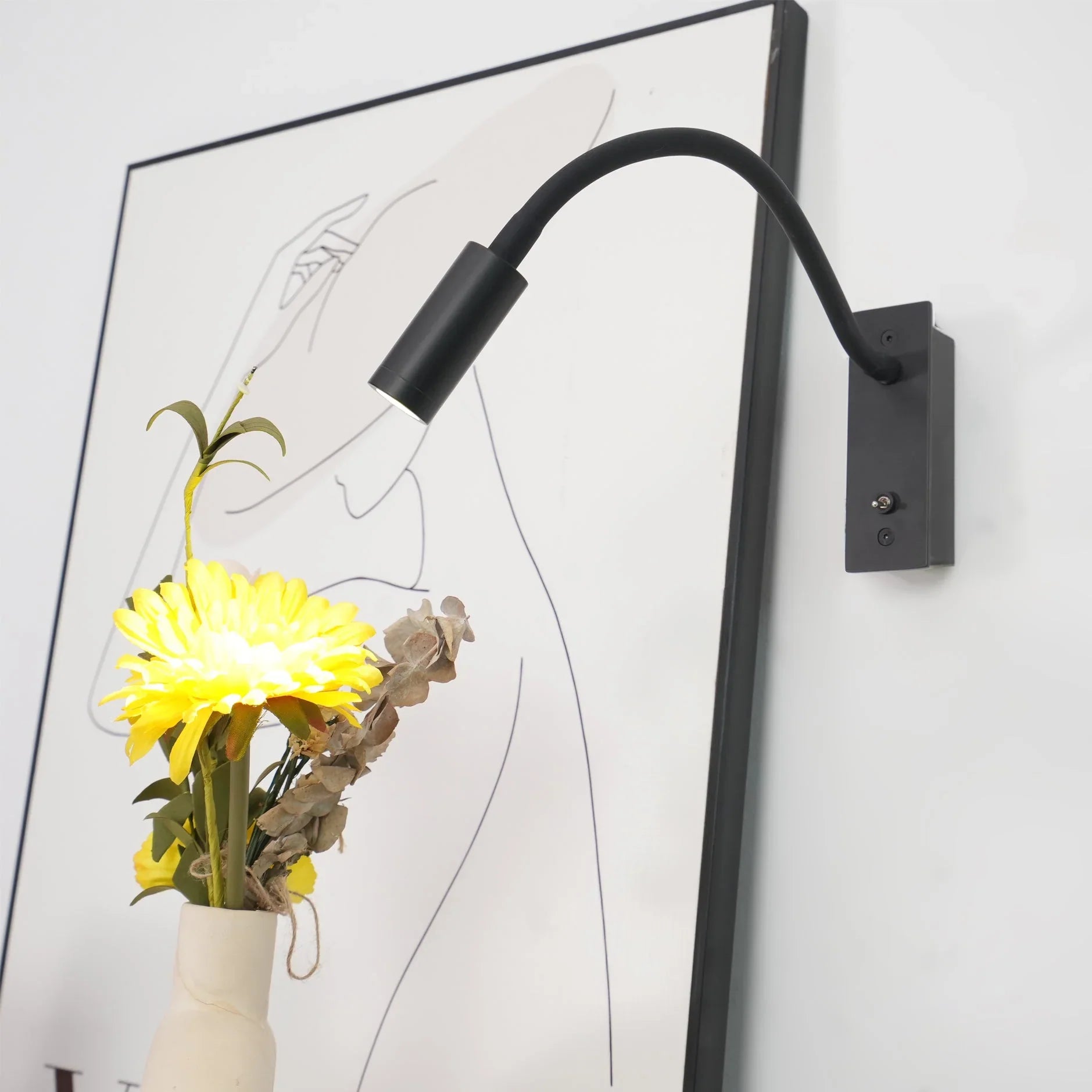 Art Deco Integrated LED Adjustable Bedroom Wall Light | Vilqor