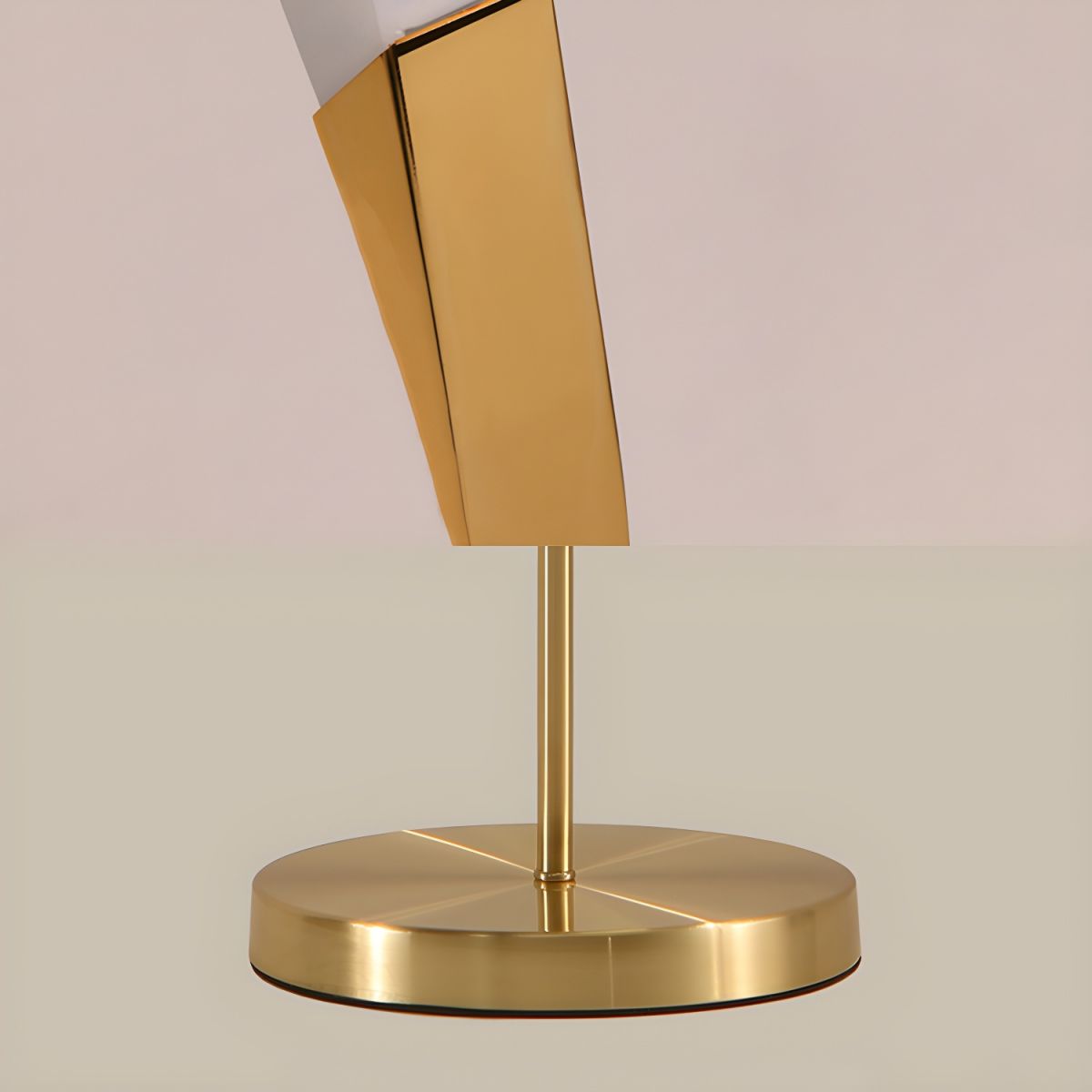 Bird Shape LED Metal Floor Lamp Modern Interior Lighting | Corvexa