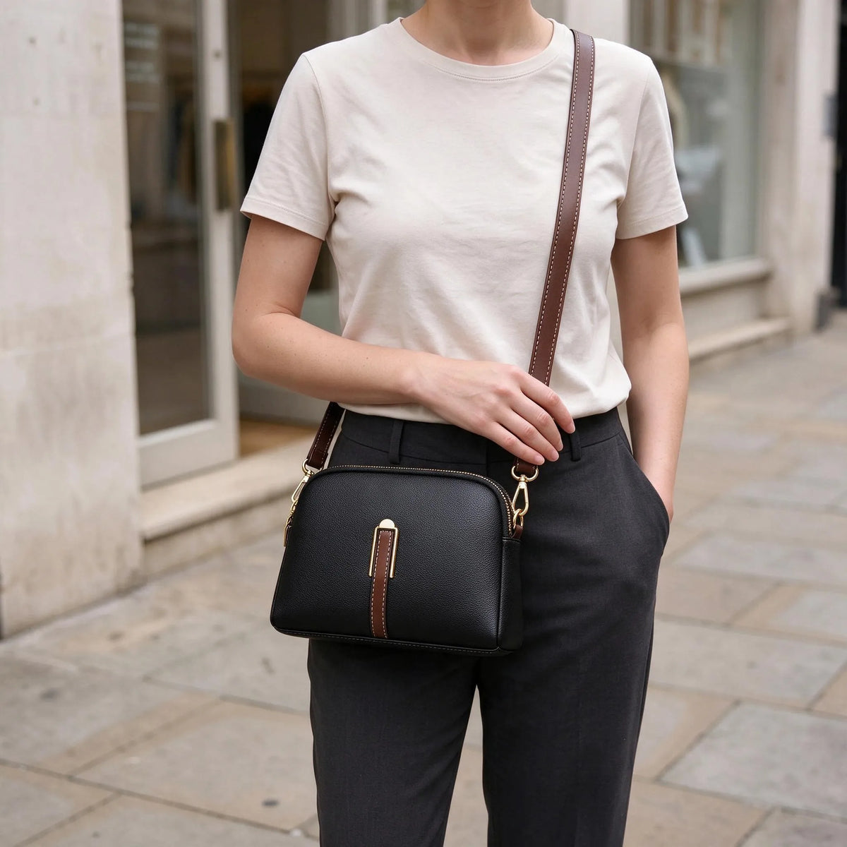 Compact Shell Shape Crossbody Bag