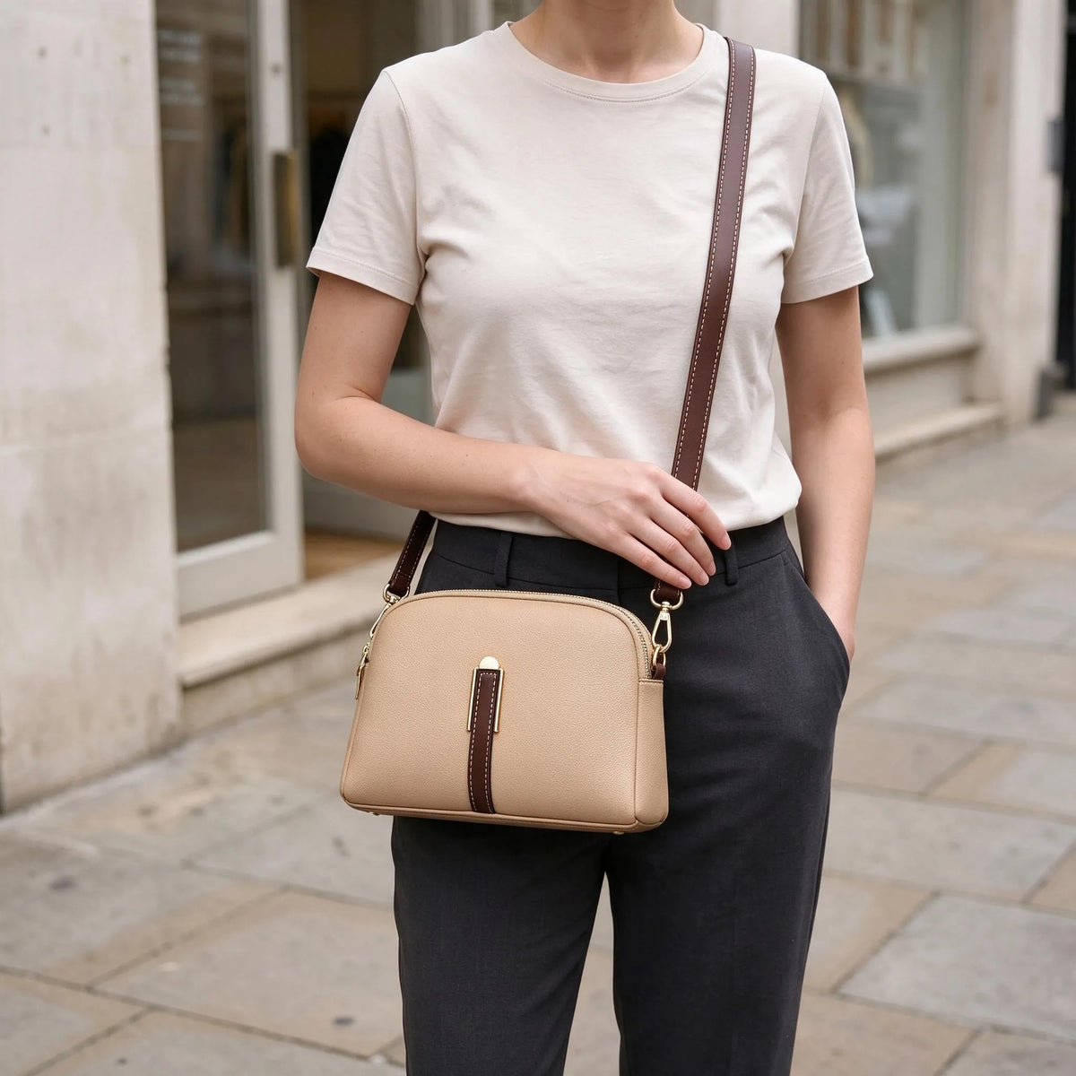Compact Shell Shape Crossbody Bag