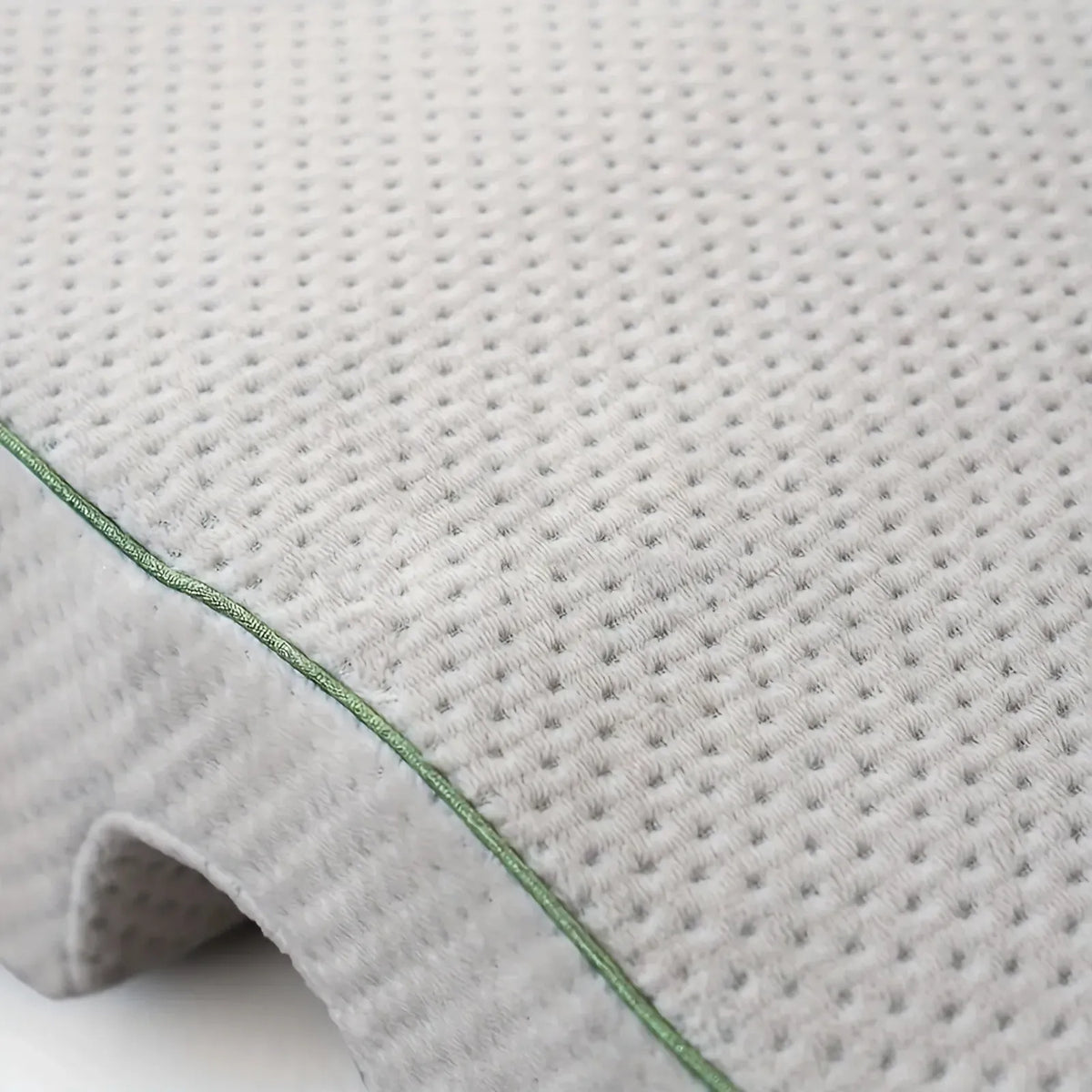 Contoured Tunnel Neck Wedge Pillow