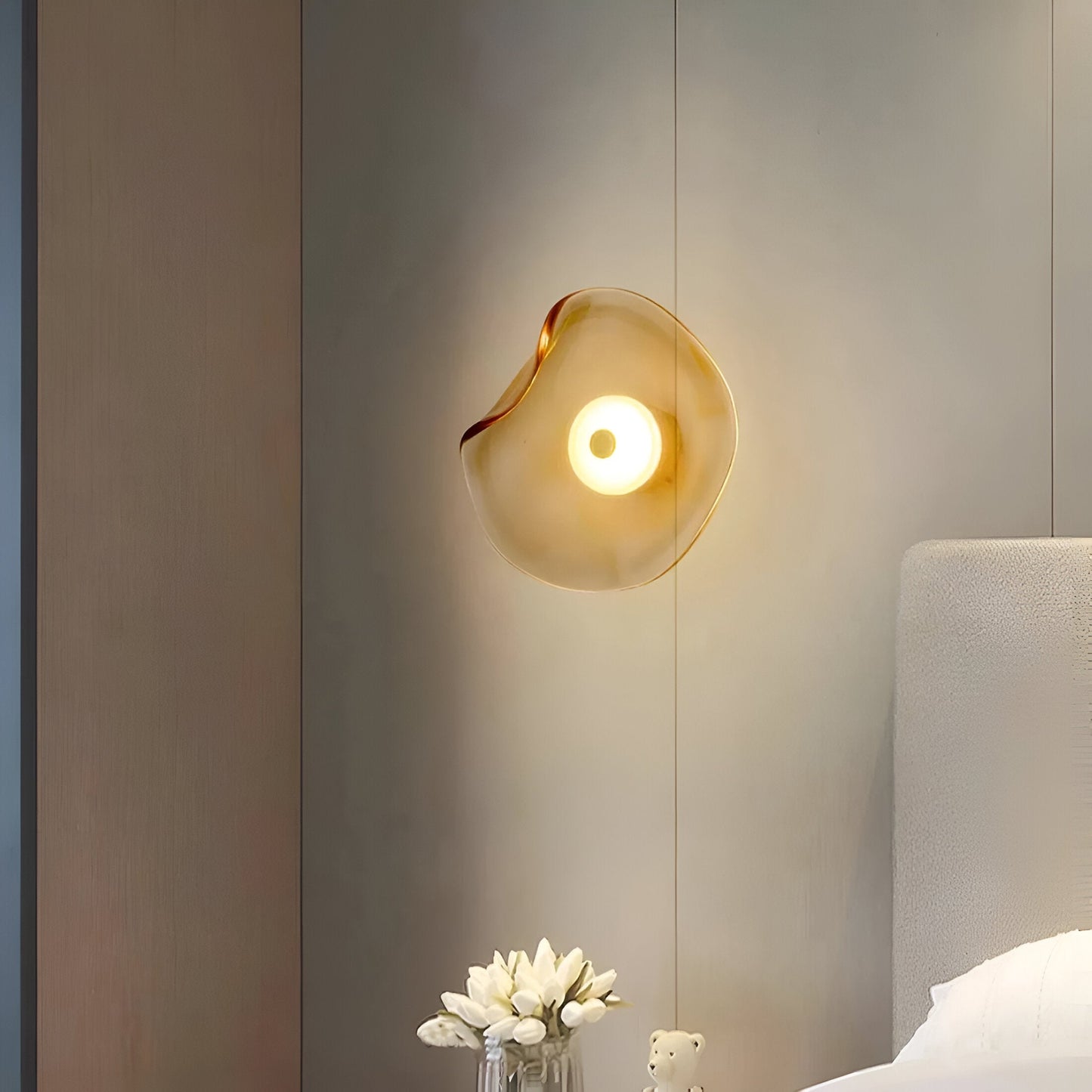 Curved Glass Wall Light in Nordic Japandi Style | Glazia