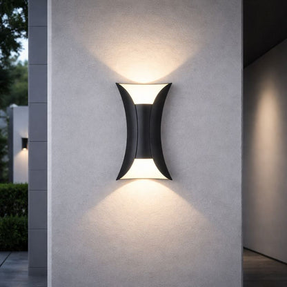 Curved Outdoor LED Wall Light Modern Design | Renvix