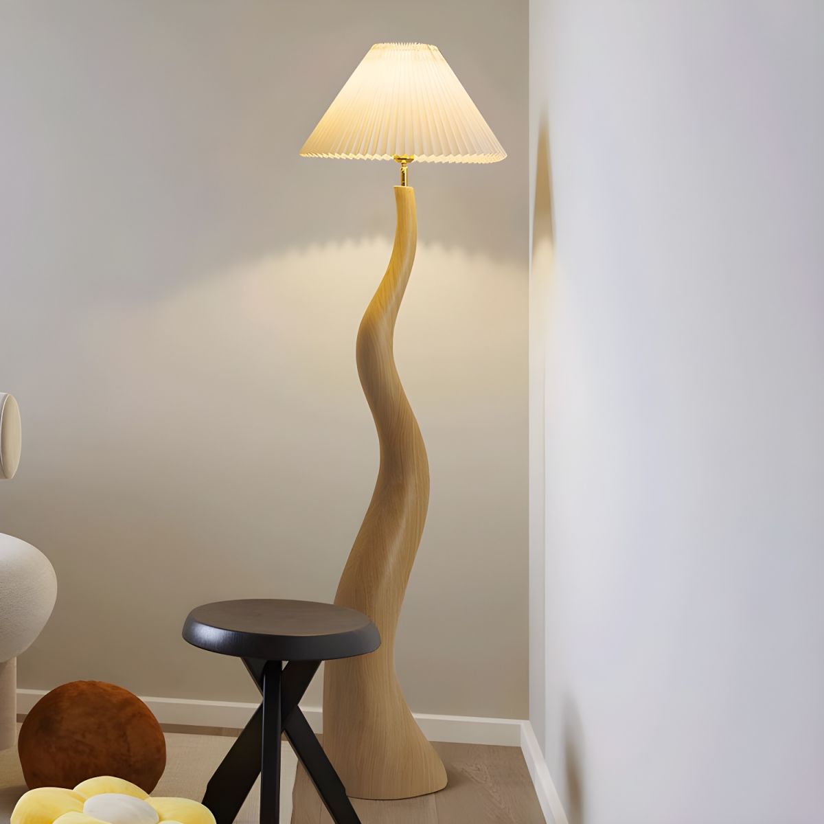 Floor Lamp with Resin Base and Pleated Oriental Shade | Vantris