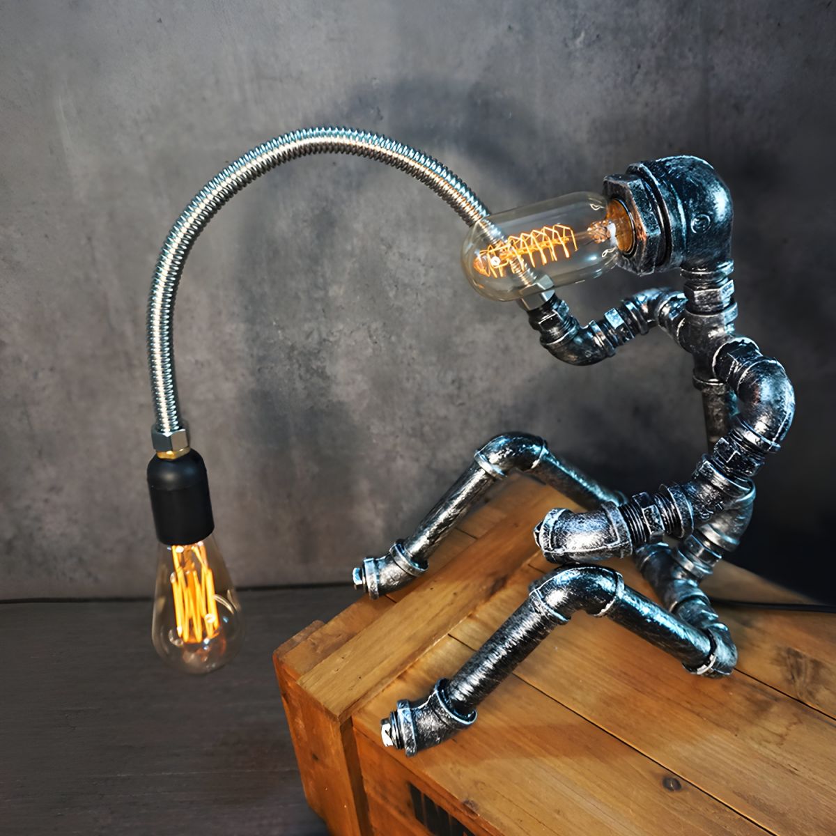 Industrial Metal Steampunk Table Lamp | Skandiq