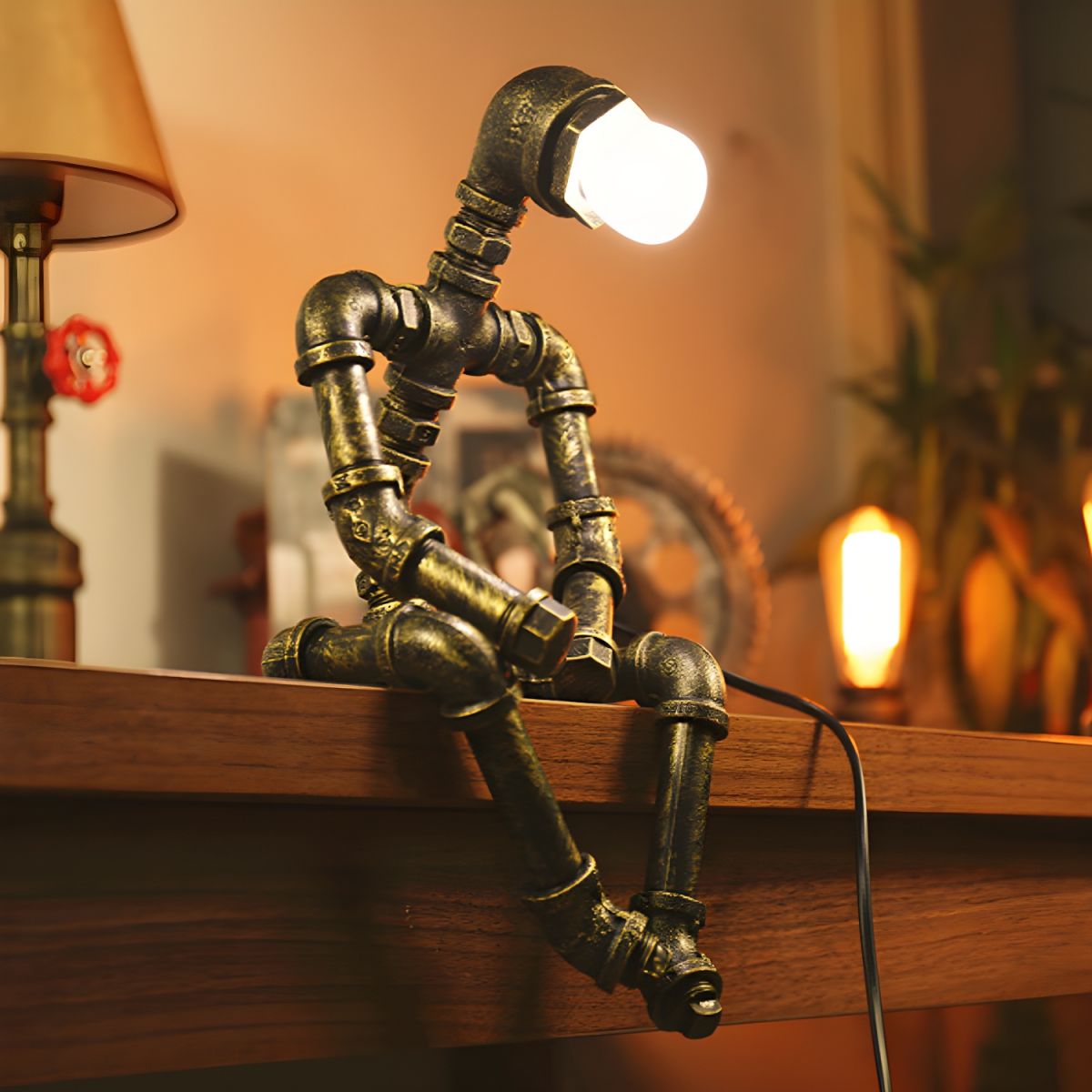 Industrial Style Antique Bronze Table Lamp | Radent