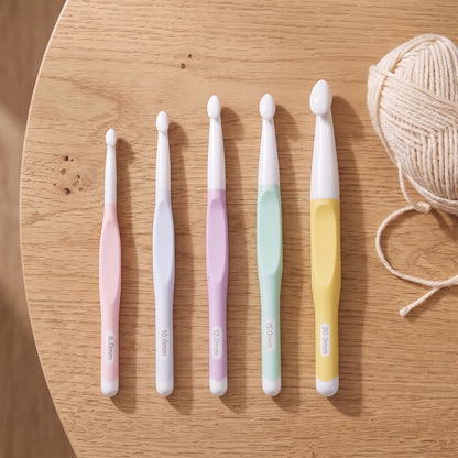Large Contoured Handle Crochet Hook