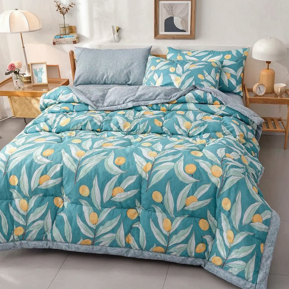 Lightweight Winter Comforter with Quilted Design