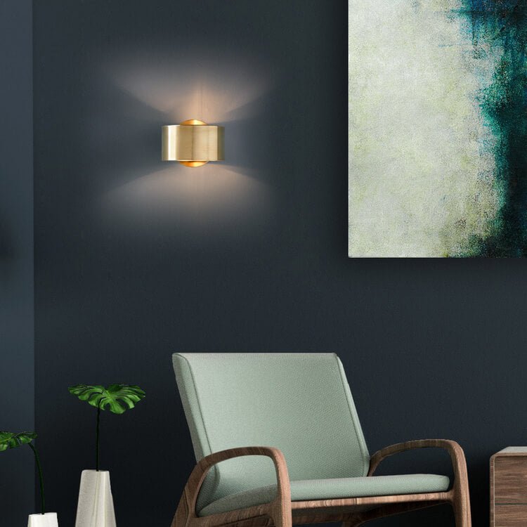 Mid Century One Light Minimalist Metal Wall Sconce | Quorel