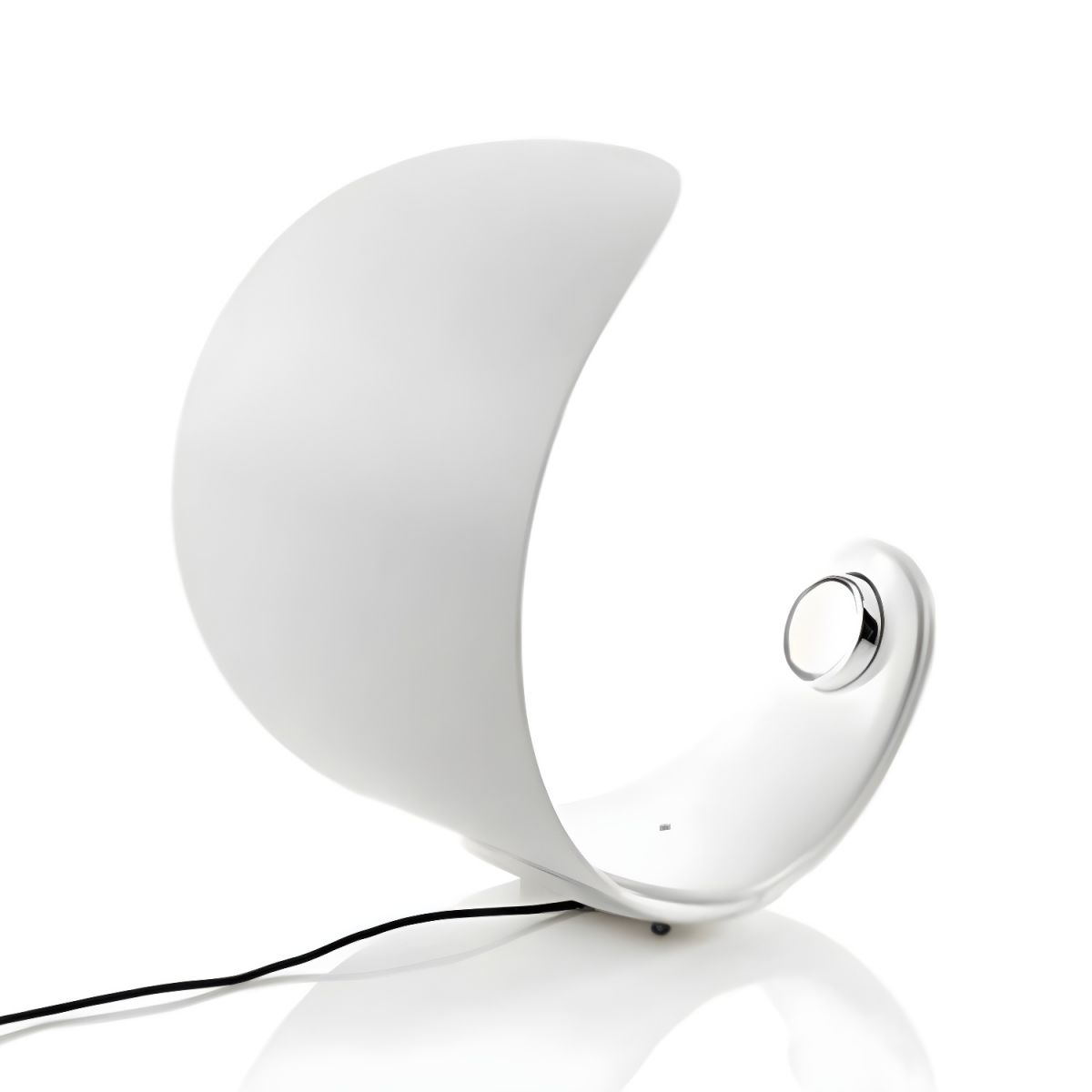 Minimalist LED Table Lamp with Metal Base | Valaro