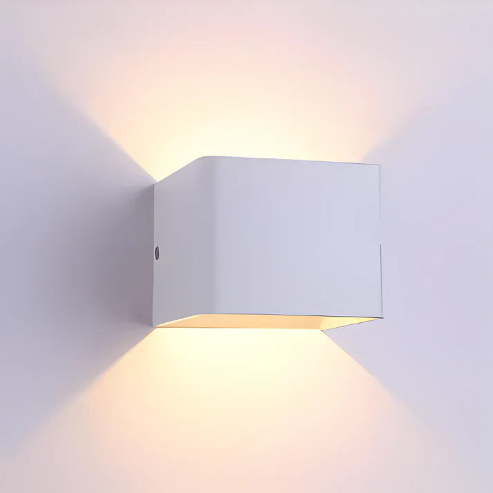 Modern Cube LED Wall Light for Modern Interiors | Cubrilo