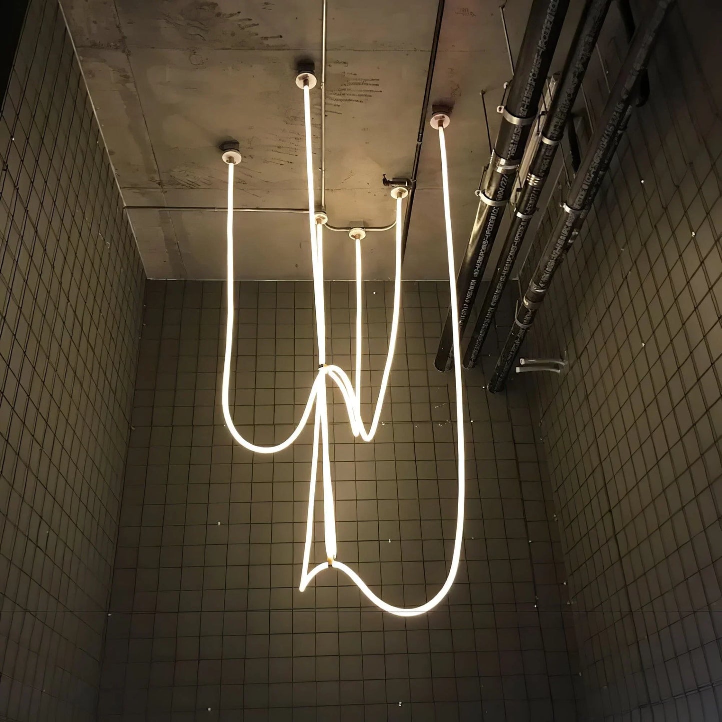 Modern Flex LED Pendant Light for Indoor Spaces | Cirelva