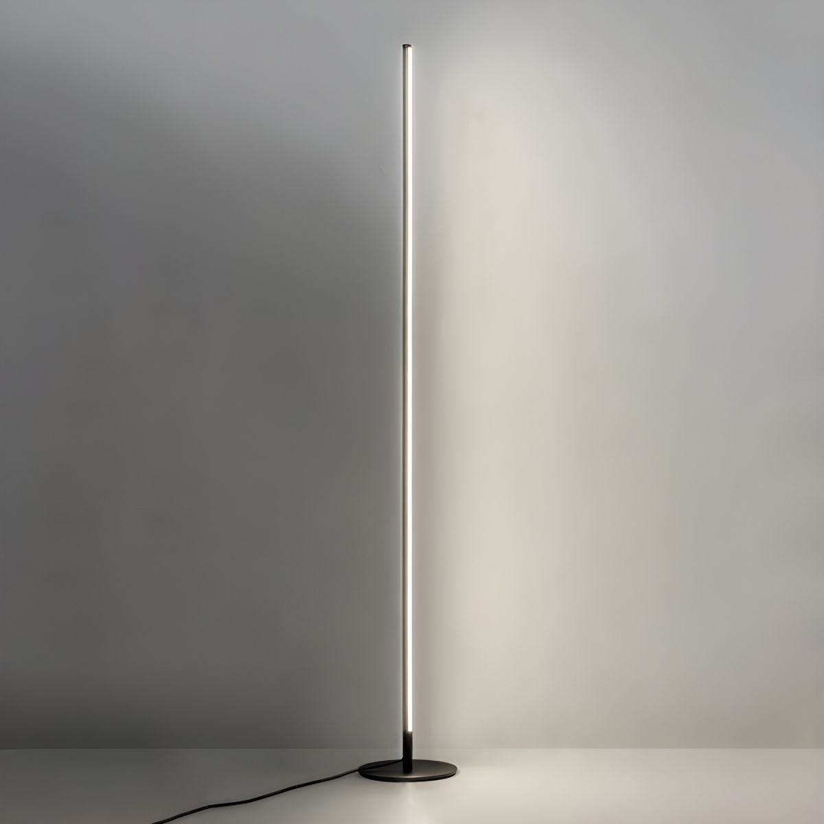 Modern Linear Metal Floor Lamp Design | Jelrixo