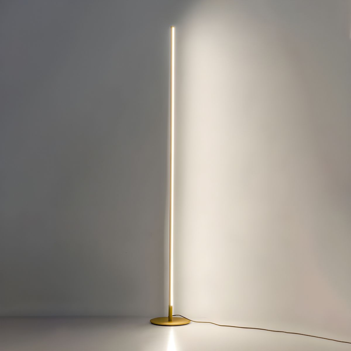 Modern Linear Metal Floor Lamp Design | Jelrixo