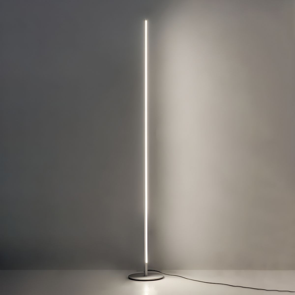 Modern Linear Metal Floor Lamp Design | Jelrixo