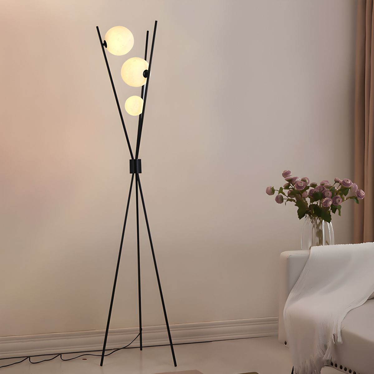Modern Metal Floor Lamp With Ambient Lighting | Castira