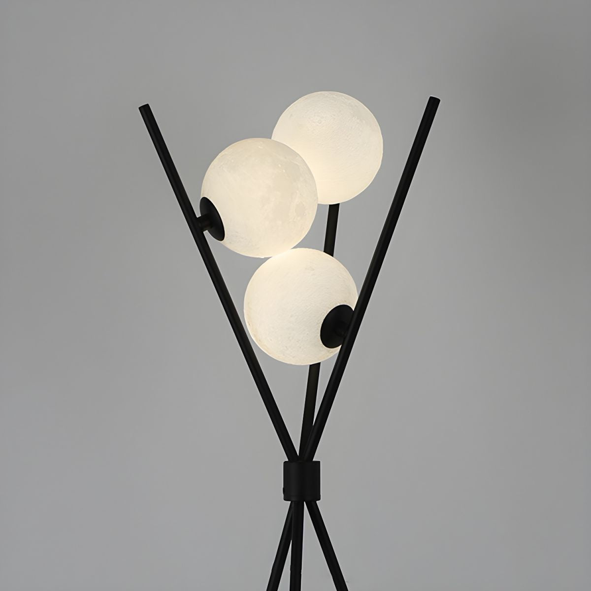 Modern Metal Floor Lamp With Ambient Lighting | Castira