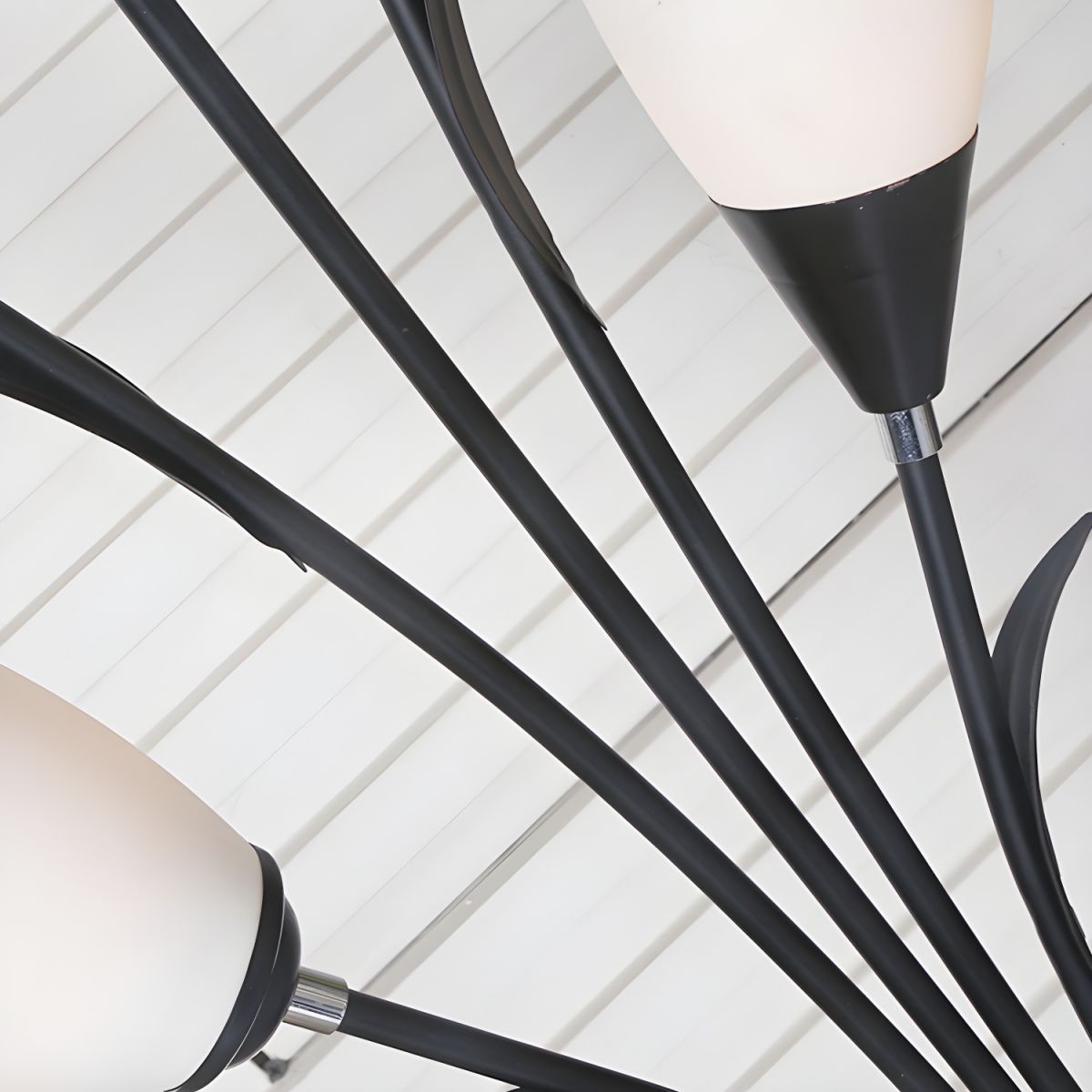 Modern Metal Floor Lamp with Acrylic Flower Shade | Noveska