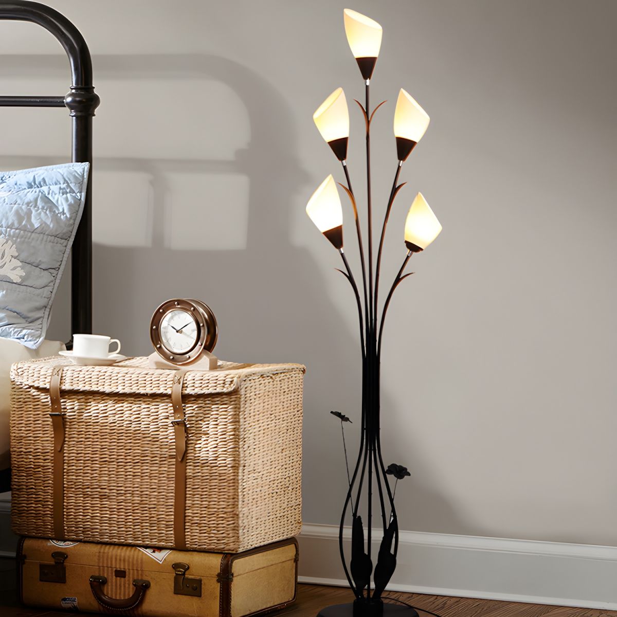 Modern Metal Floor Lamp with Acrylic Flower Shade | Noveska