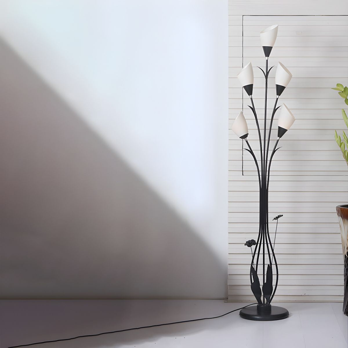 Modern Metal Floor Lamp with Acrylic Flower Shade | Noveska