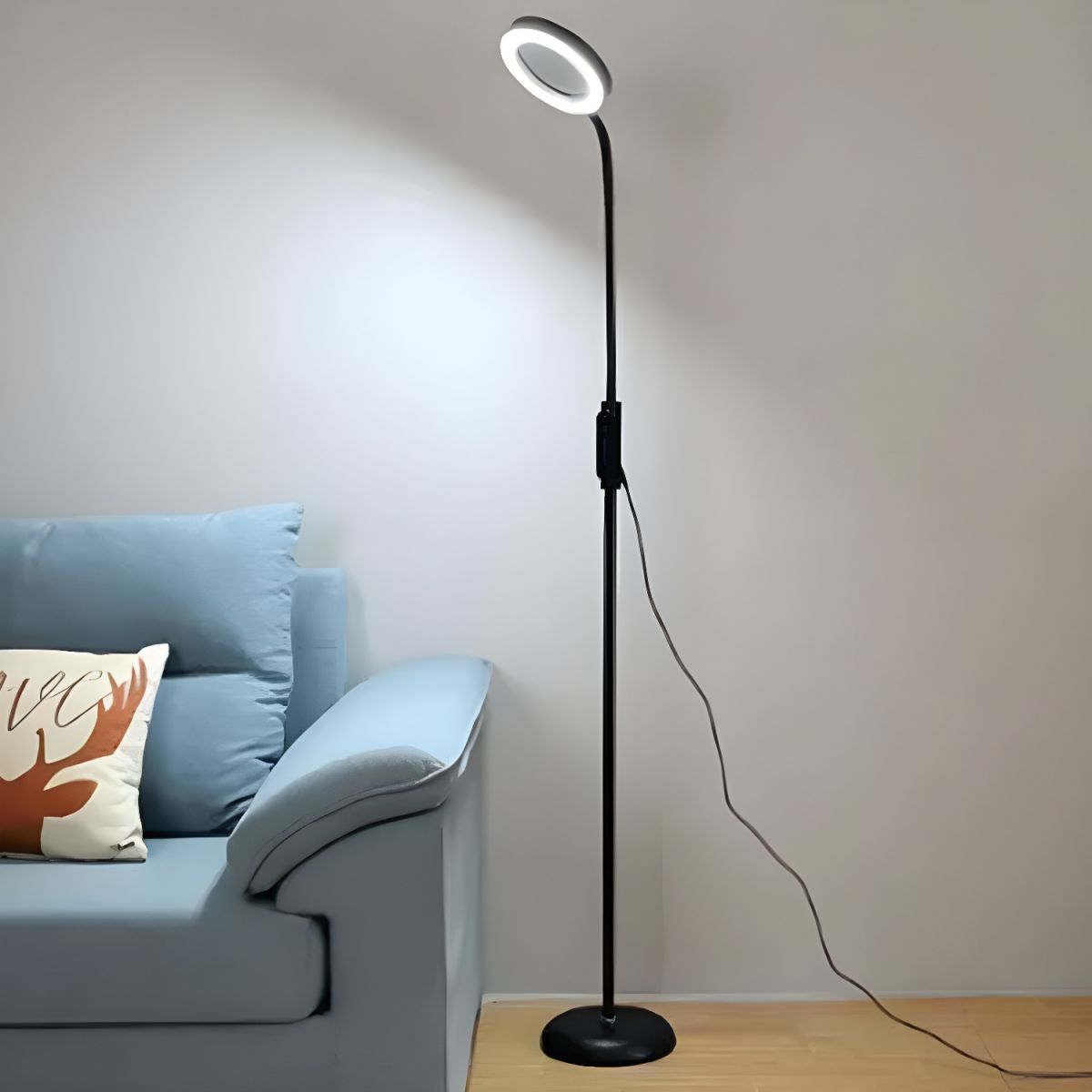 Modern Metal LED Floor Lamp with Adjustable Height | Norqel