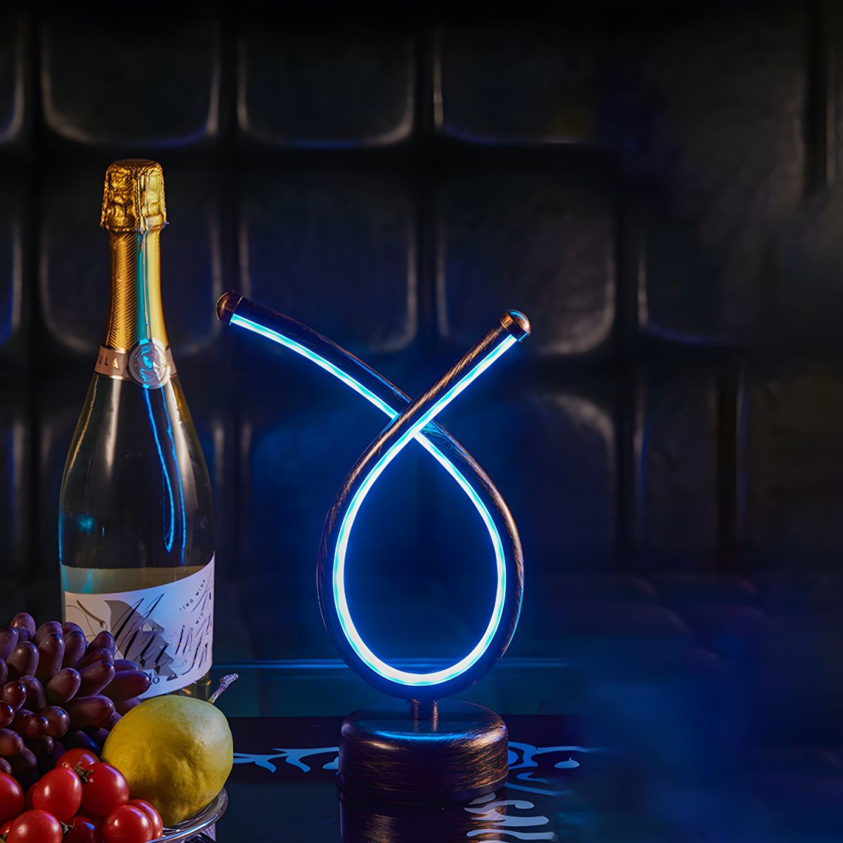 Modern Metal LED Table Lamp for Bar Settings | Bravino