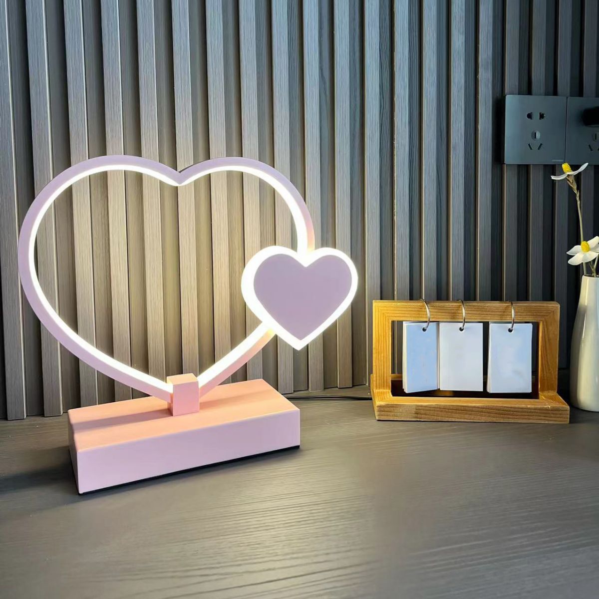 Modern Metal LED Table Lamp for Bedroom | Lumira