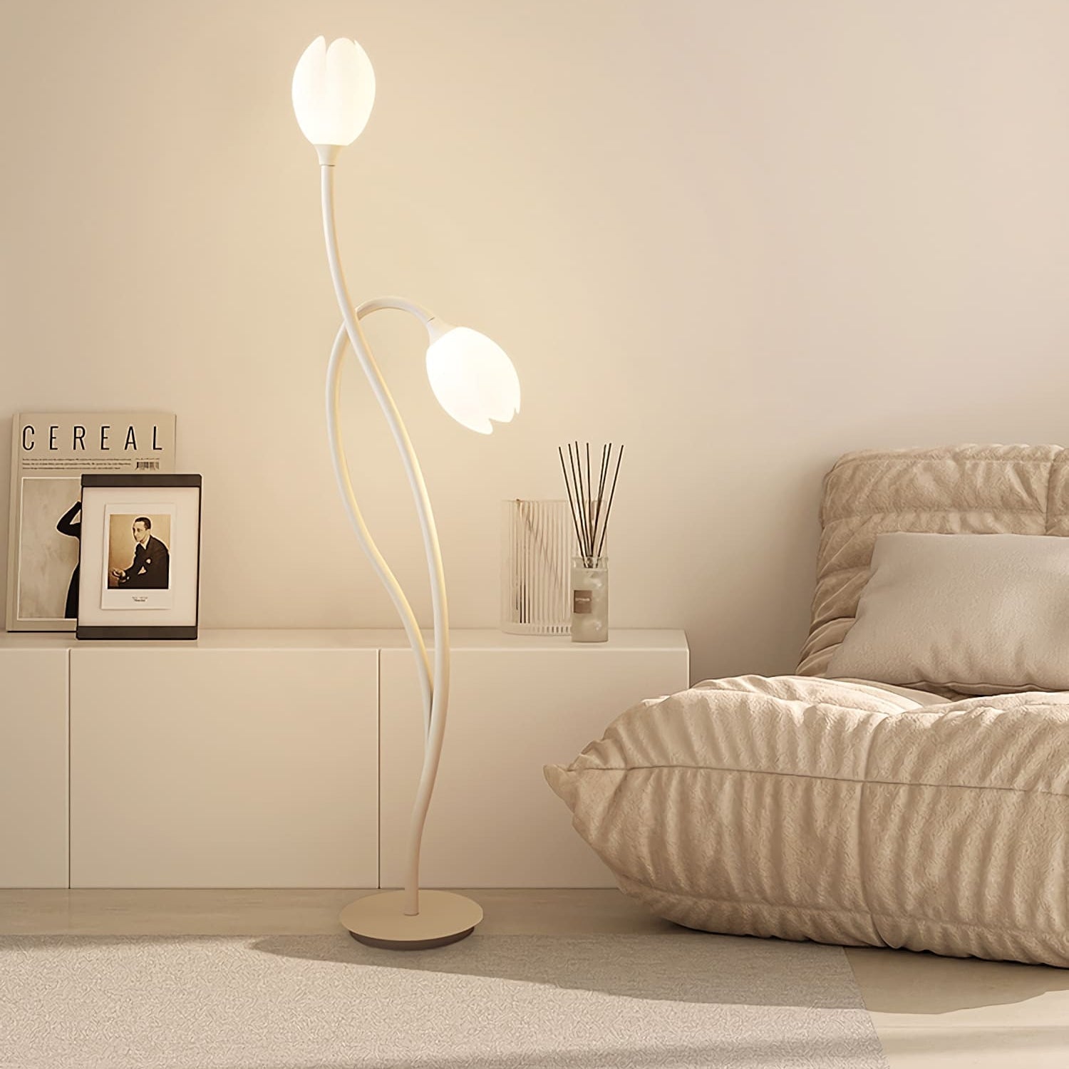 Modern Sculptural Metal Flower Floor Lamp Design | Kelvino
