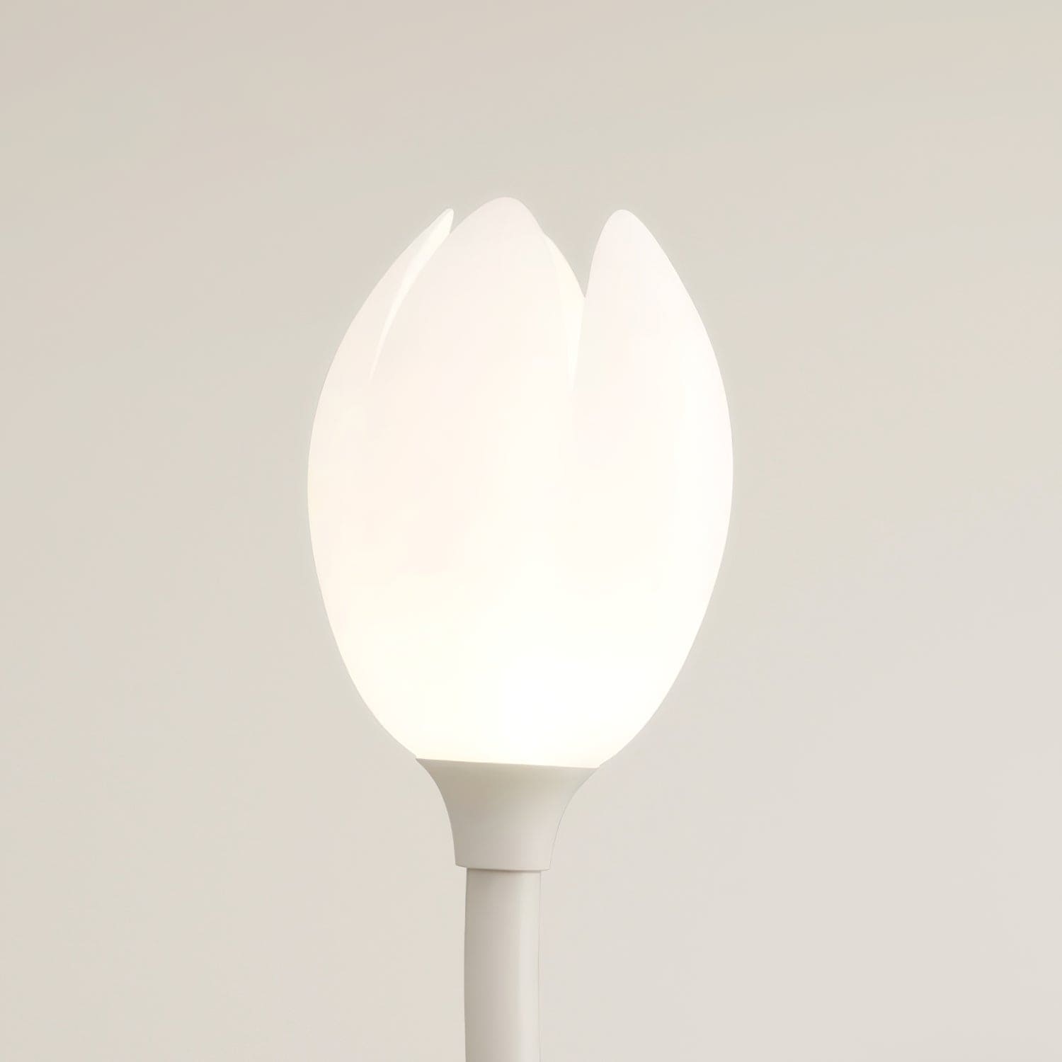 Modern Sculptural Metal Flower Floor Lamp Design | Kelvino