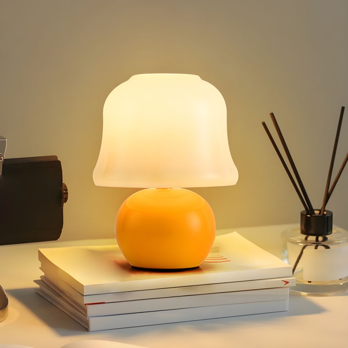 Modern Table Lamp with Glass Shade for Living Room | Virelu