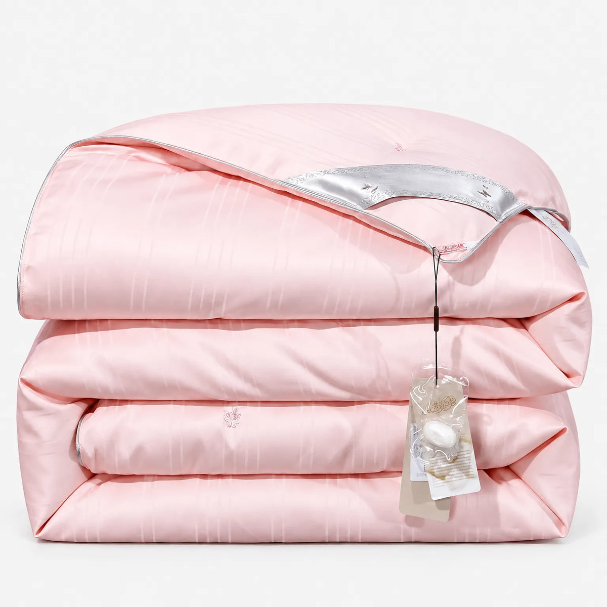 Mulberry Silk Winter Comforter with Breathable Design