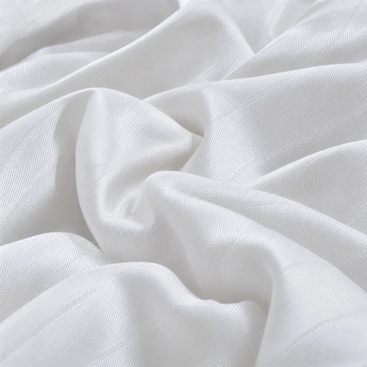 Mulberry Silk Winter Comforter with Breathable Design