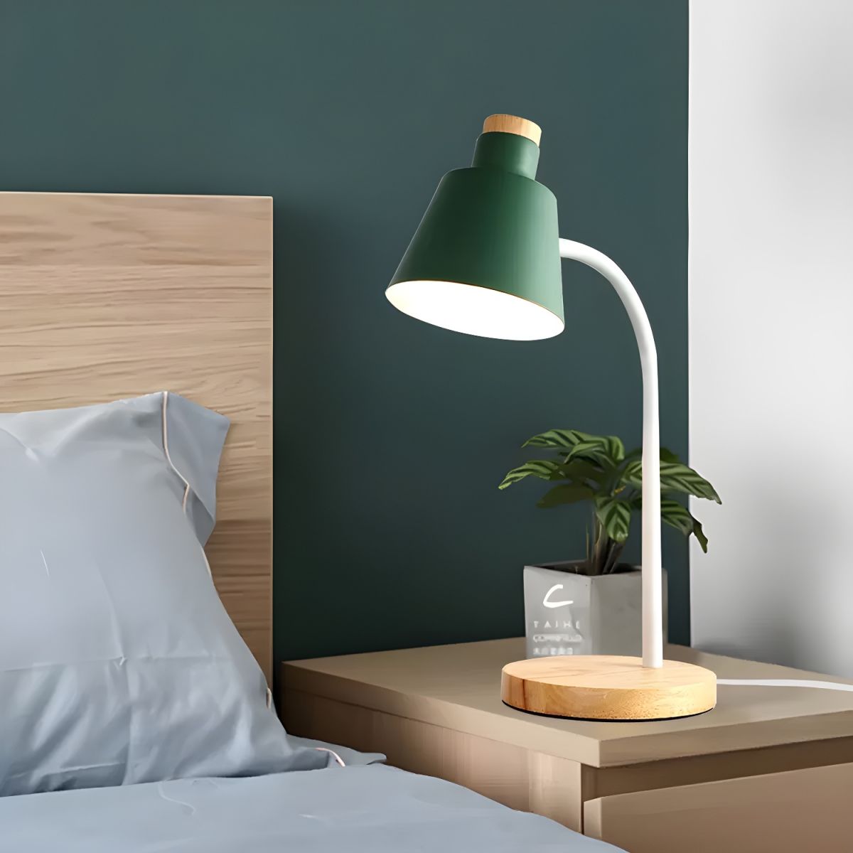 Nordic Metal Shade Table Lamp for Desk | Lunetra