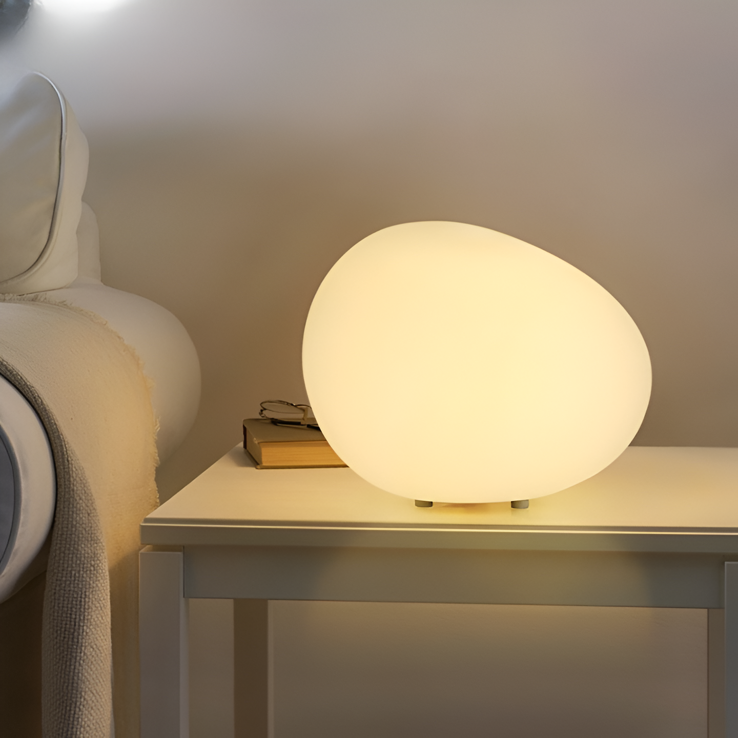 Nordic Metal Table Lamp for Contemporary Interiors | Orville