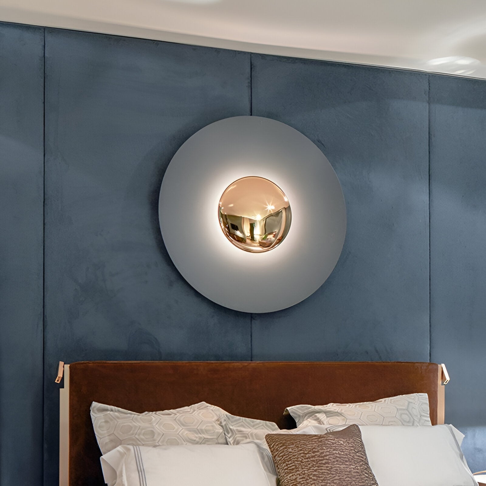 Nordic Round Metal LED Wall Light for Interiors | Tavena