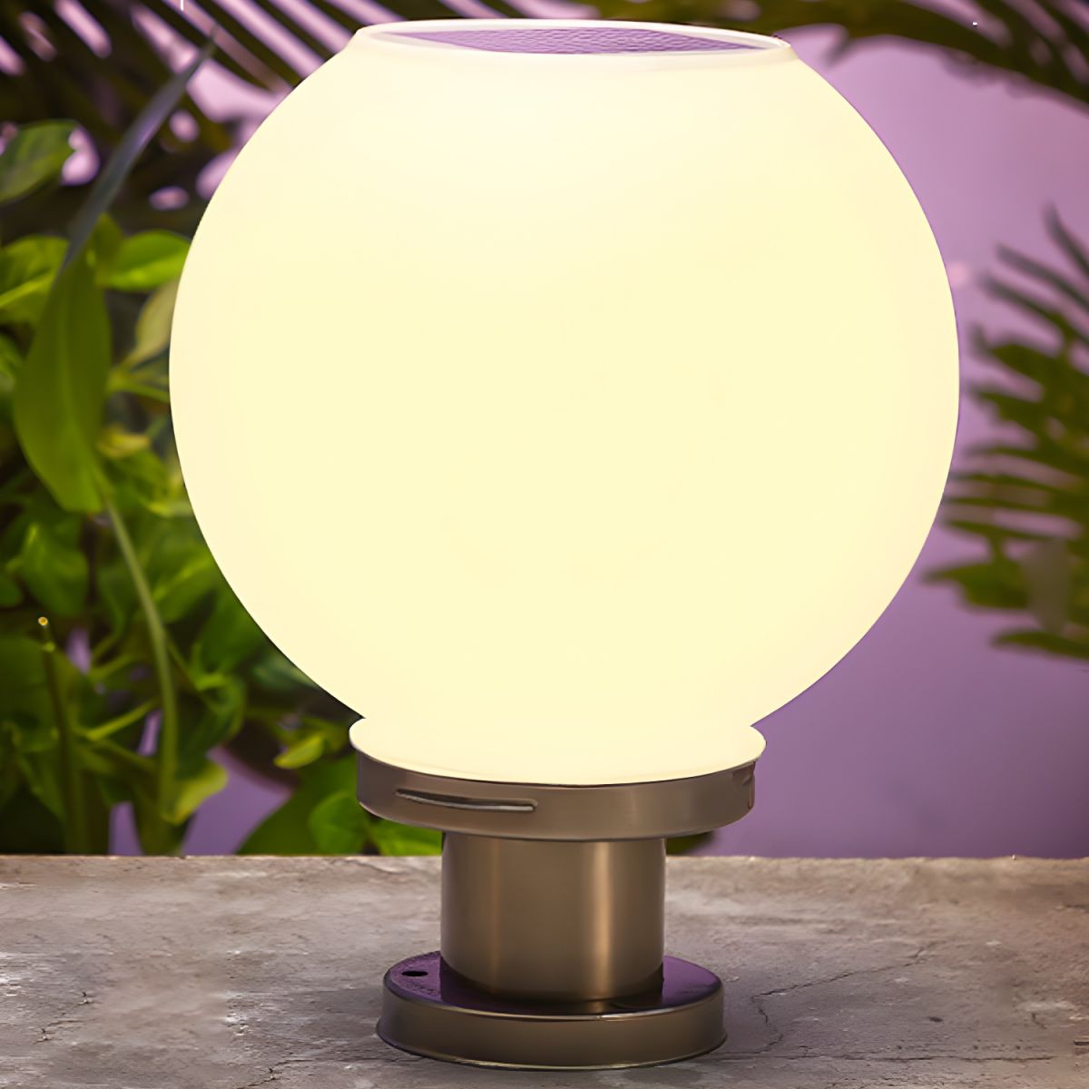 Nordic Solar Metal Sphere Outdoor Light | Elvaro