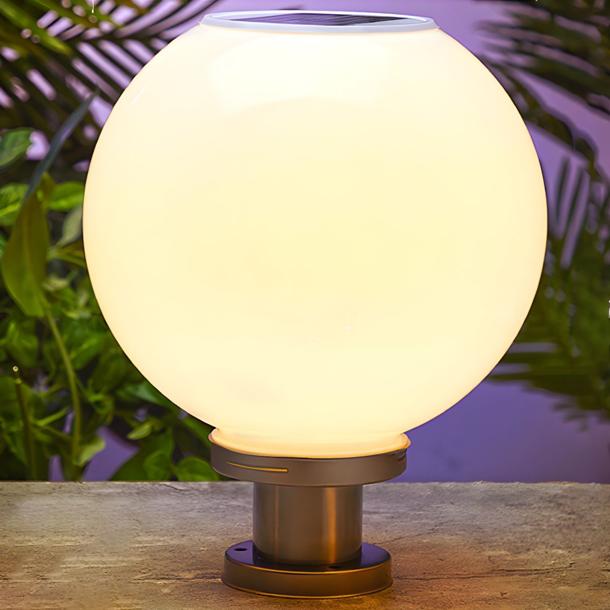 Nordic Solar Metal Sphere Outdoor Light | Elvaro