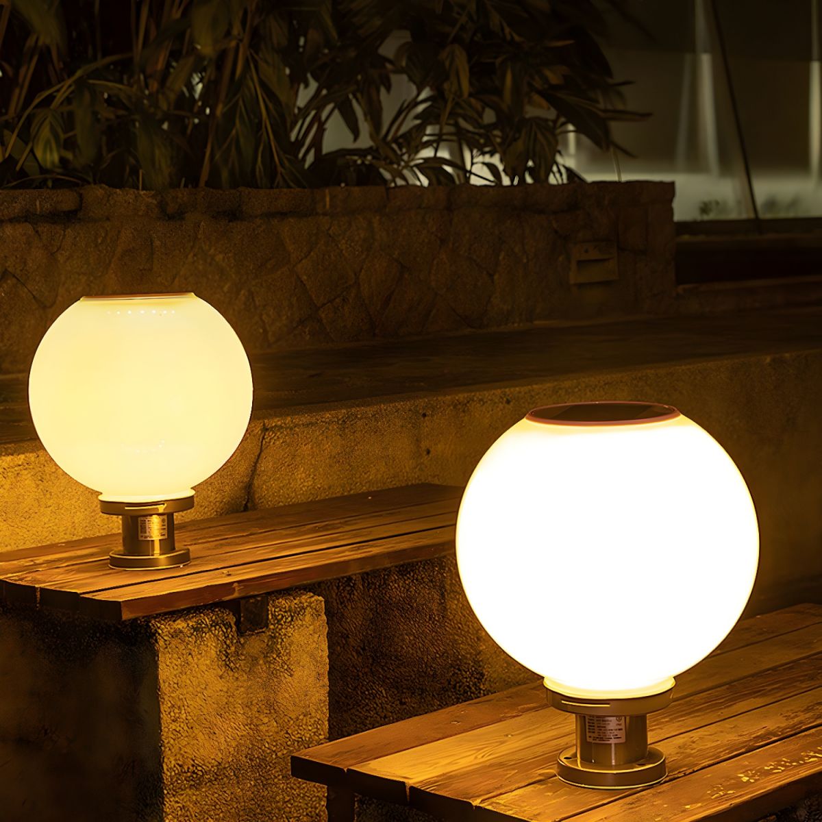 Nordic Solar Metal Sphere Outdoor Light | Elvaro