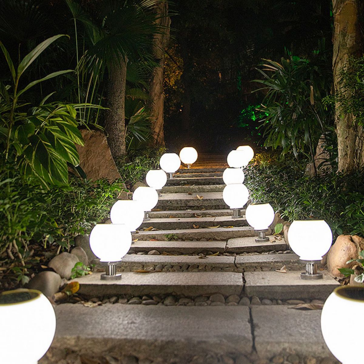 Nordic Solar Metal Sphere Outdoor Light | Elvaro