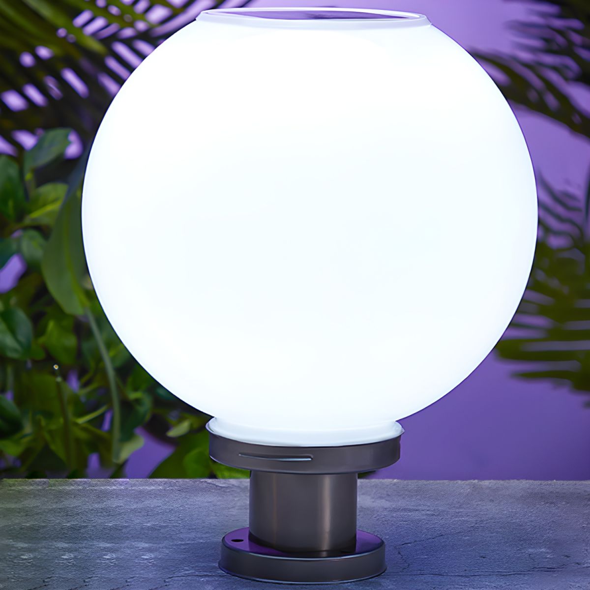 Nordic Solar Metal Sphere Outdoor Light | Elvaro