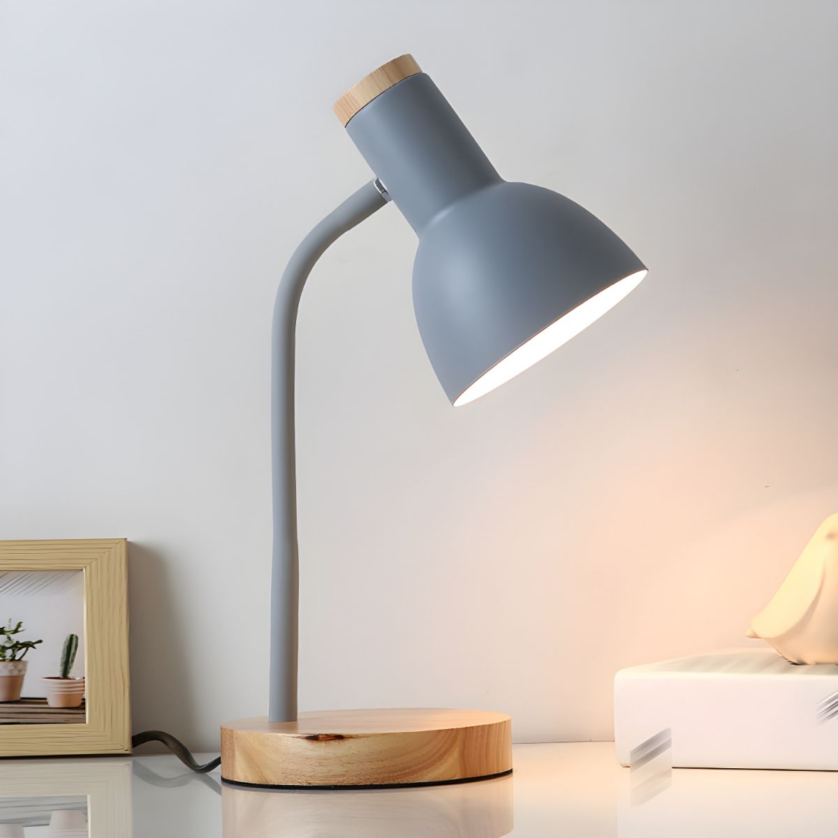 Nordic Style Table Lamp with Wooden Base | Norvella