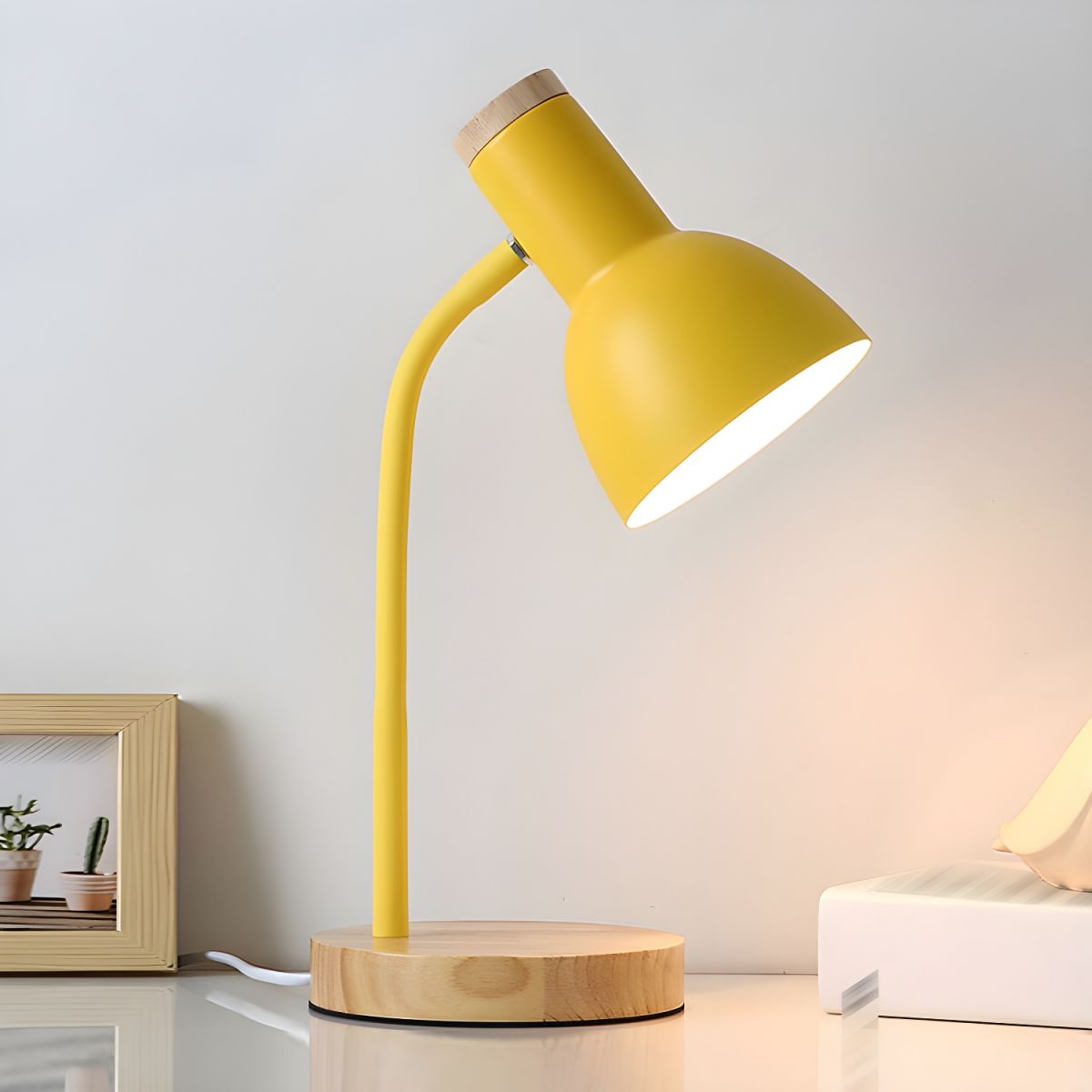 Nordic Style Table Lamp with Wooden Base | Norvella
