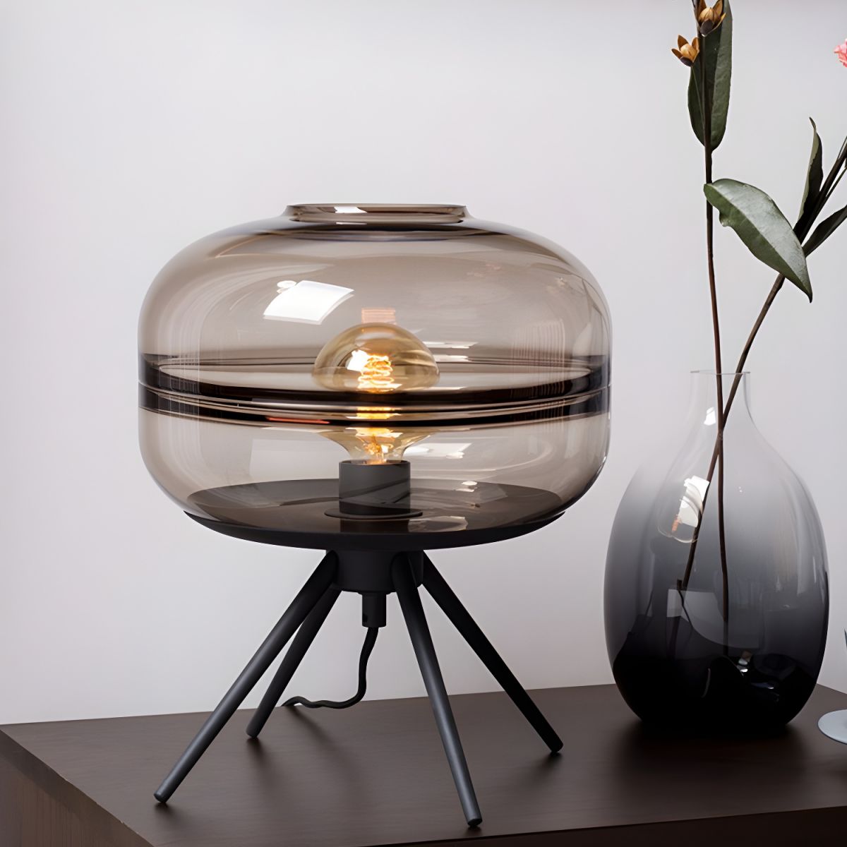 Nordic Table Lamp with Cognac Glass Shade | Zomila