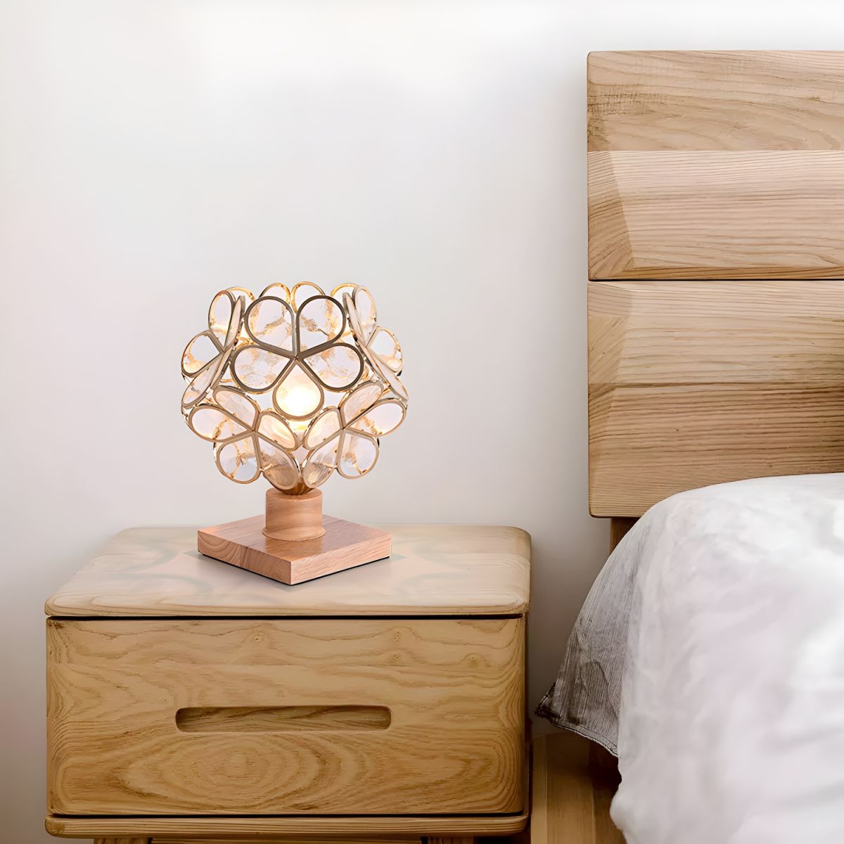 Nordic Tiffany Style Stained Glass Table Lamp | Flodia