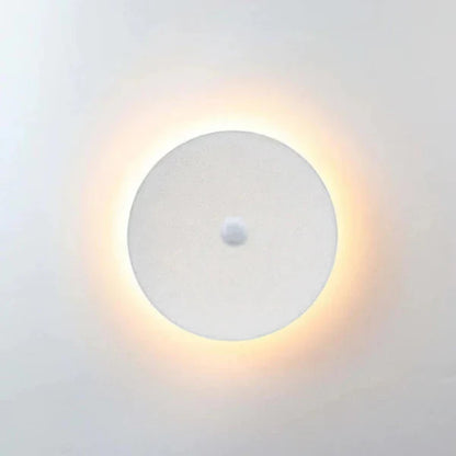 Outdoor LED Wall Light Metal Minimalist Design | Laviro