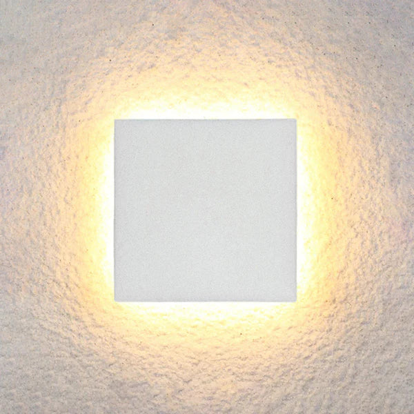 Outdoor LED Wall Light Metal Minimalist Design | Laviro
