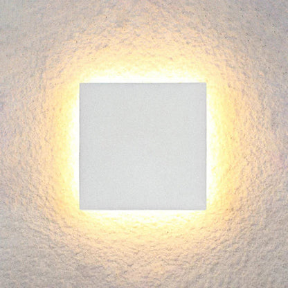 Outdoor LED Wall Light Metal Minimalist Design | Laviro