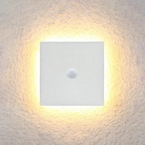 Outdoor LED Wall Light Metal Minimalist Design | Laviro